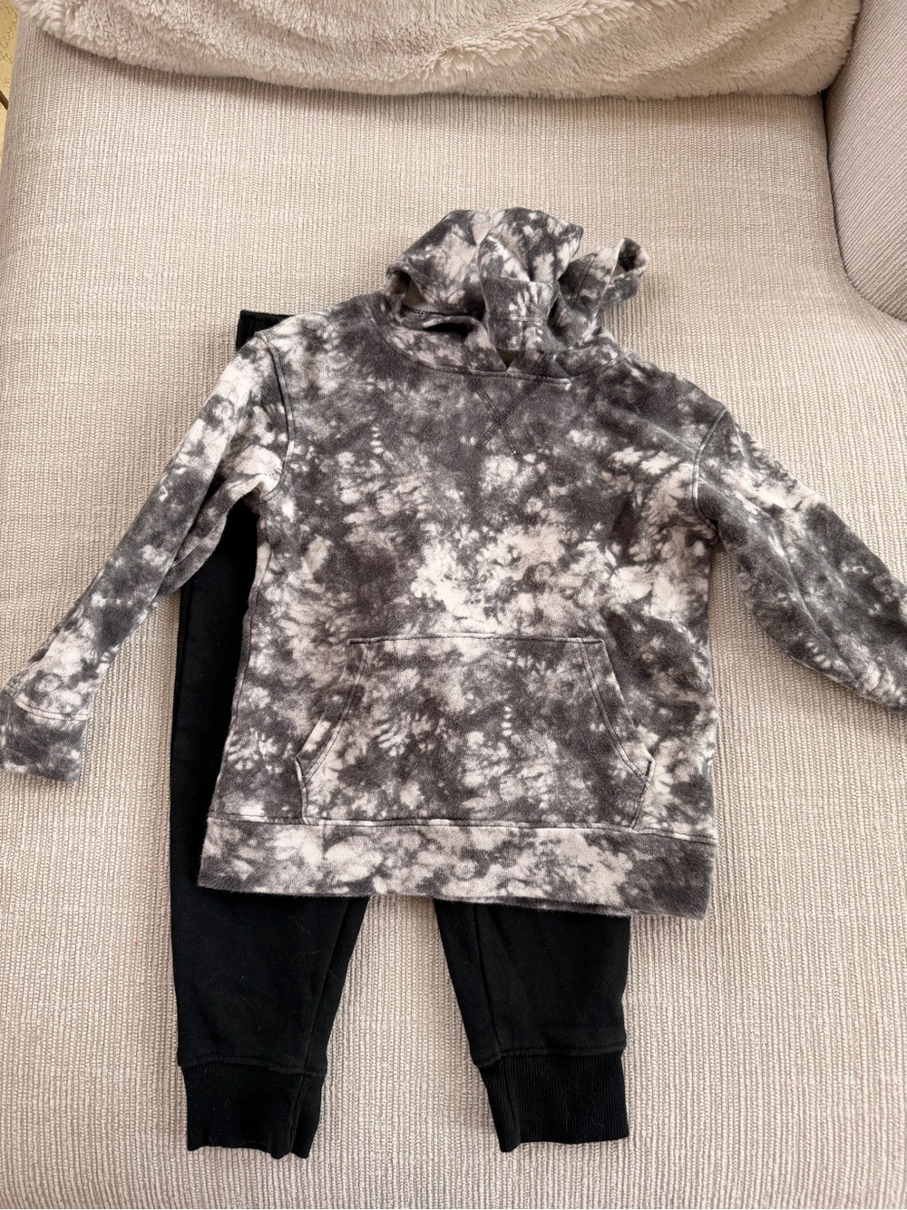 Cat & Jack Gray and White Tie-Dye Pullover Hoodie with jogger pants